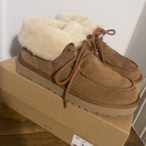 UGG Women’s Diara Slipper Boots Size 9